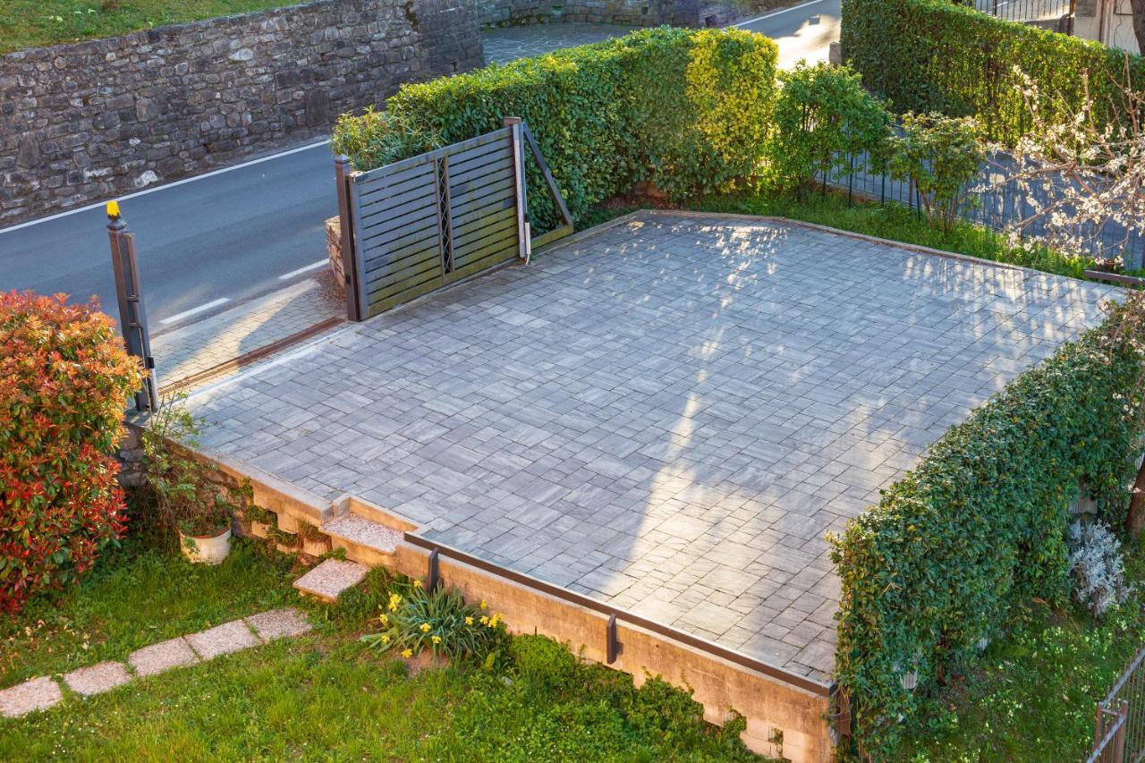 Appartamento Sosta Sul Lago Lezzeno Exterior photo